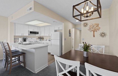 Surf City Condo | Beach Therapy- Surf Condos, Steps to beach! Includes linens!