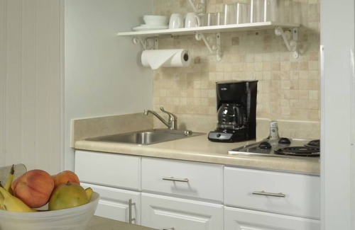 Beau Jeans Of Melbourne Beach Apartment | Beach Time Retreat: Enjoy the Comforts of Coastal Living
