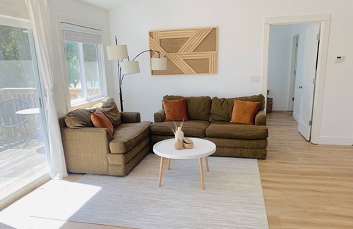 La Selva Beach Apartment | Beach Town Country Stay - 10 minute drive to the beach!