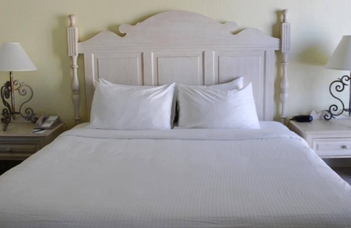 Bostroms Resort | Beach Vacation! Beachfront, Surfing, Pool, Parking, Close to Boardwalk
