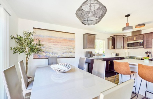 Westport House | Beach Vibes - AC, Game Room, Arcade, Firepit & Dog Friendly