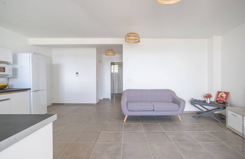 Tartane Apartment | Beach View Appart :Luxury 2-bedroom apartment on Tartane beach