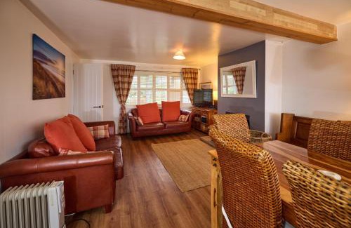 Isle of Gigha House | Beach View Cottage