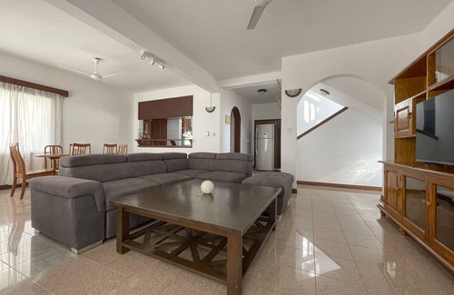 Mare Anglaise Villa | Beach View Villa - Beauvallon Villas
