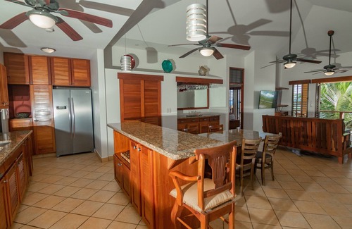 Jiquelite Villa | BEACH VILLA - BEACHFRONT - A/C/HOT SHOWER