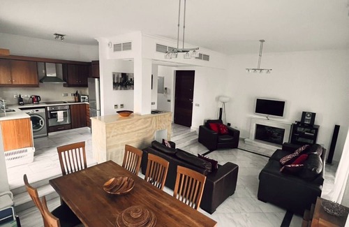 Neo Chorio Villa | Beach Villa Private Pool A/C Wifi Tennis Court Sea Views Near Latchi