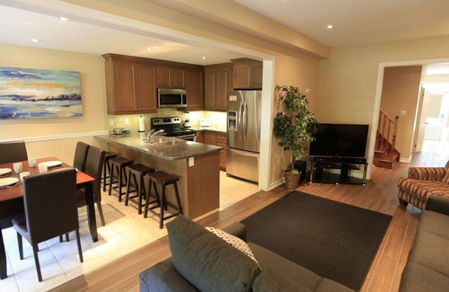 Wasaga Beach House | Beach1. com - Beach House # 4 - Beachfront Wasanga Beach