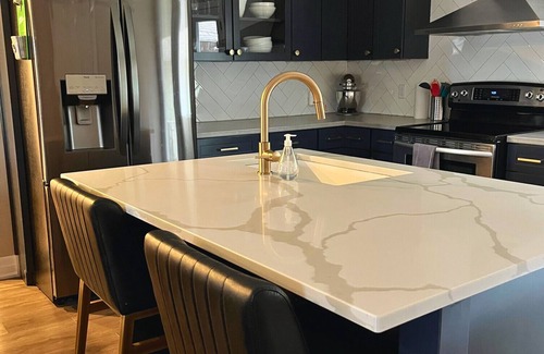Sarnia House | BeachBum House: Bikes, Firepit & Paddleboards