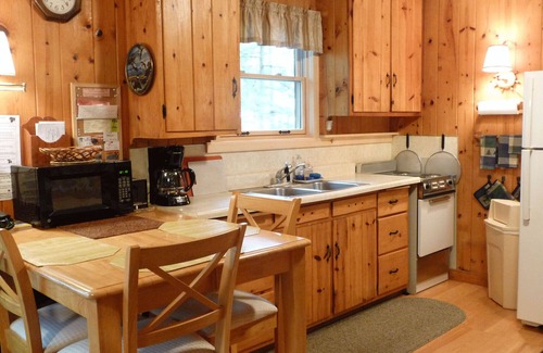 Rumely Cottage | Beachcomber's Cottage-Private Lake Superior beach retreat+30 min Pictured Rocks!