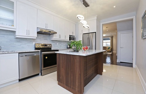 The Beaches House | Beaches House with 3 Bdrm & 3 Bath Sleep 8/parking