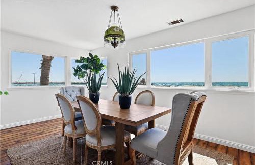 Old Towne House | Beachfront 3 Bedroom 3 Bath In Seal Beal, Ca