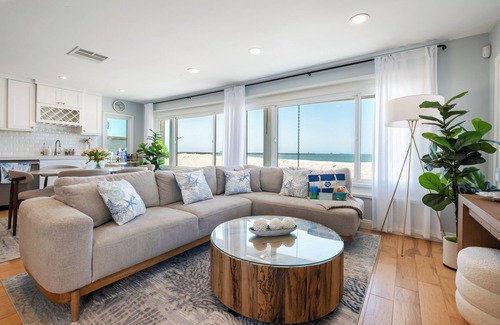 Harbor House | Beachfront 3-bedroom home centrally located on the Long Beach peninsula