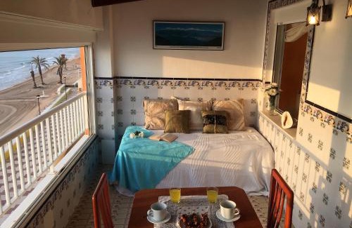Mareny Barraquetes Apartment | Beachfront and Bright Apartment