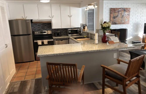 Central Malibu Apartment | Beachfront Apt - Exclusive Malibu Rd.