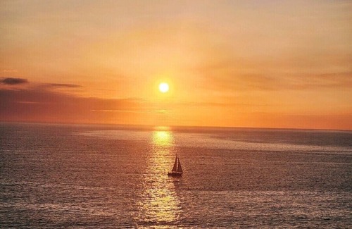 Redondo Beach Apartment | Beachfront Beauty Cove
