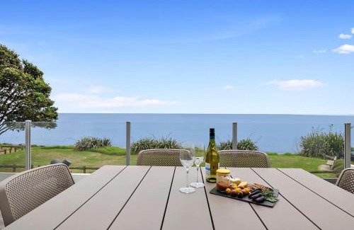 Bell Block House | Beachfront Breeze - sea views for days