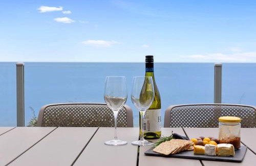 Bell Block House | Beachfront Breeze - sea views for days