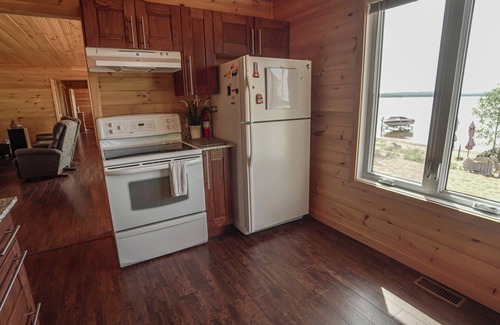 Killaloe Cottage | Beachfront