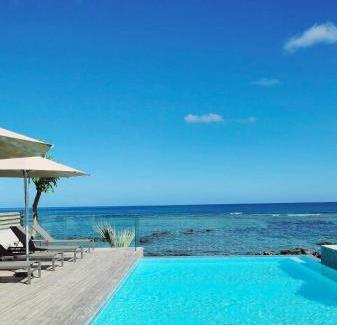La Mivoie Apartment | Beachfront Chic Penthouse
