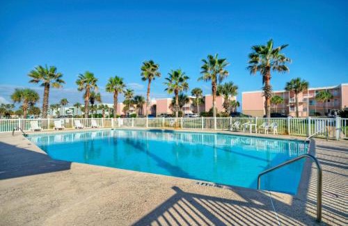 Port Aransas House | Beachfront Complex w 2 Pools Tennis Gulf Views Rise N Beach by AvantStay