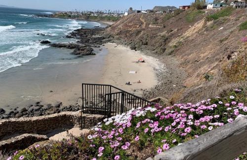 Rosarito Apartment | Beachfront Condo close Puerto Nuevo, Papas, and Valle de Guadalupe