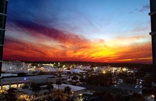 Downtown Myrtle Beach Apartment | Beachfront condo w balcony & beach access