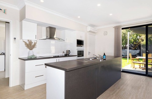 City Of Busselton House | Beachfront Escape Busselton