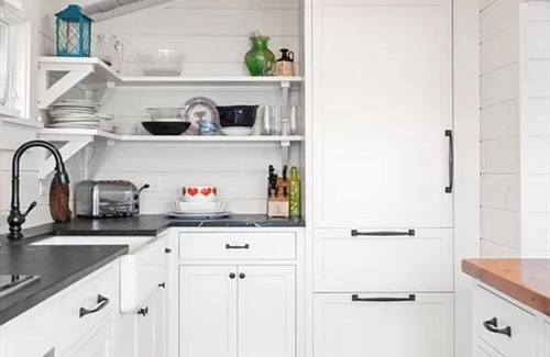 Ipswich Cottage | Beachfront family dream escape