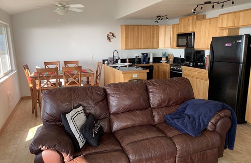 Rockaway Beach Condo | Beachfront Getaway - Stellar Views and Seconds from Town