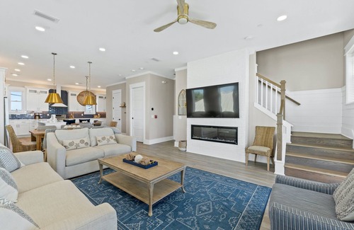 Holiday Beach House | Beachfront Home Sugar Sands - Sleeps 18, Private Pool, Beachfront, Family Fun