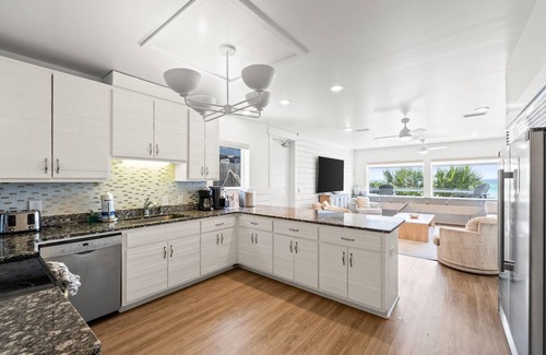 Panama City Beach House | Beachfront Huge Beach House - Sleeps 40 - Family Tides - West End - Free Golf