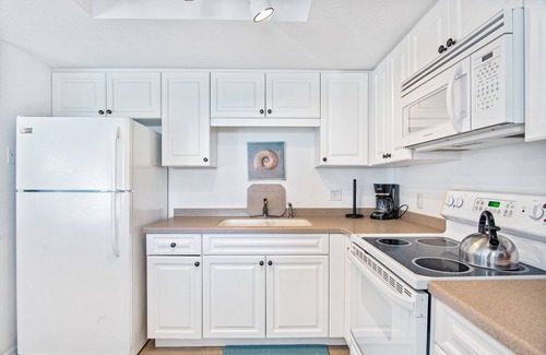 Nokomis Condo | Beachfront - Just Steps From The Ocean
