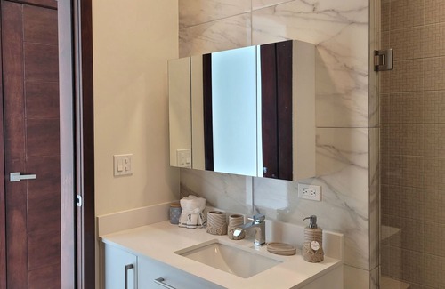Primo Tapia Condo | Beachfront Luxury Condo Pool Jacuzzi
