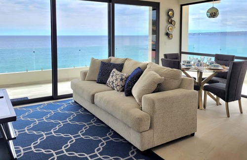 Primo Tapia Condo | Beachfront Luxury Condo Pool Jacuzzi