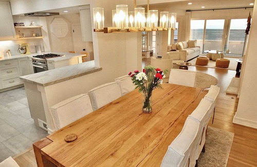 Harbor House | Beachfront on the LB Peninsula