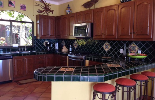 Los Barriles House | Beachfront on the Sand w/Infinity Edge Pool, Jacuzzi & swimmer friendly beach!