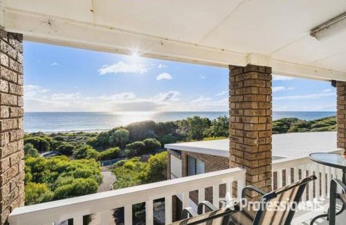 Peppermint Grove Beach House | Beachfront Penthouse by Peppy Beach Retreats®