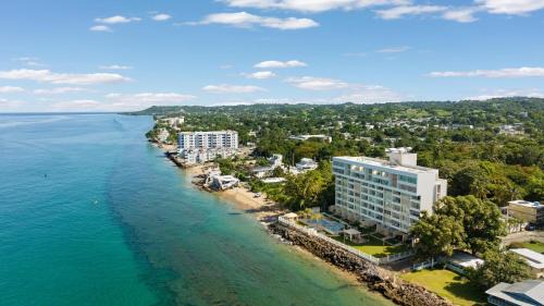 Stella Apartment | Beachfront Penthouse with Ocean and Sunset Views at Pelican Reef #703