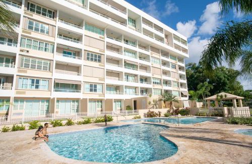 Stella Apartment | Beachfront Penthouse with Ocean and Sunset Views at Pelican Reef #703