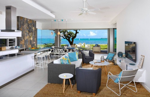 Poste Lafayette Apartment | Beachfront & Pool Poste Lafayette free internet wifi