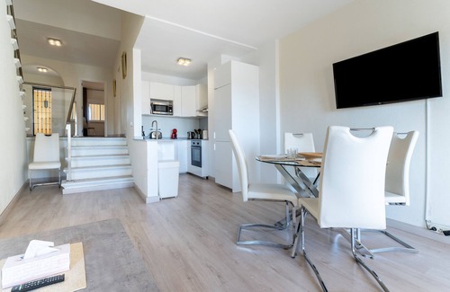 Cabopino Apartment | "Beachfront Puerto Cabopino" with Shared Pool, Private Terrace, A/C & Wi-Fi