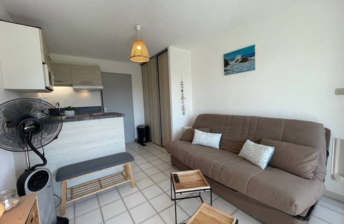 Plage d'Argeles Apartment | Beachfront Studio 4 Sleeps, Pool, Parking, near Argèles-sur-Mer Center