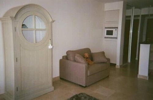 Quiberon Apartment | Beachfront Studio, for 2 Adults, Large Beach Front, Free WIFI.Qu