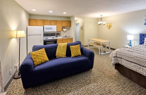 Lincoln City Condo | Beachfront Studio - No Stairs - Patio - Full Kitchen