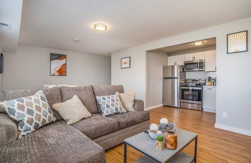 Willoughby Spit Apartment | Beachfront Sunrise Suite