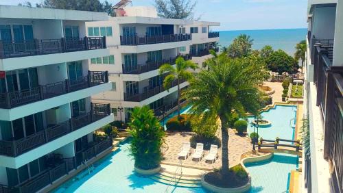 Cha-am Apartment | Beachfront Apartment with Balcony, Sea View & Pool View - Cha Am - Hua Hin