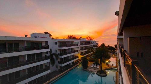Cha-am Apartment | Beachfront Apartment with Balcony, Sea View & Pool View - Cha Am - Hua Hin