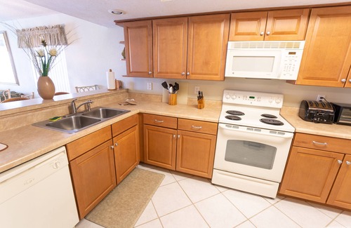 Indian Harbour Beach Condo | Beachfront Vacation Rental, W/updated kitchen. Amazing Views of the ocean!