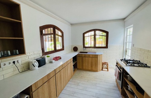 Pointe D'esny House | Beachfront Villa Miramar* Private Beach