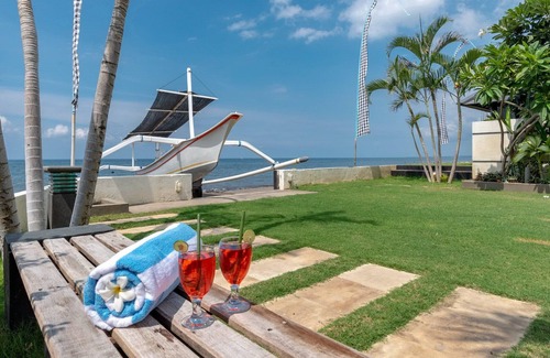 Dencarik Villa | ⭐️ ⭐️⭐️⭐️⭐️ BEACHFRONT villa, Welcome dinner